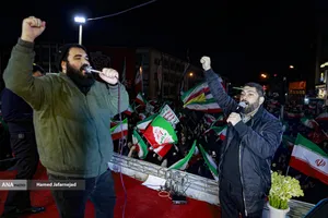 اجتماع مردمی در حمایت از رزمندگان اسلام و بیعت با رهبری و محکومیت حملات وحشیانه صهیونیستی - آمریکایی با حضور مردم انقلابی و شهیدپرور در میدان شهدا تهران