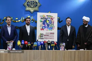  حسین دیوسالار معاون توسعه همکاری&zwnj;های علمی و فرهنگی سازمان فرهنگ و ارتباطات اسلامی و محمدحسین حجازی مدیرعامل منطقه فرهنگی و گردشگری عباس&zwnj;آباد در مراسم رونمایی از پوستر مسابقه بین&zwnj;المللی نقاشی &laquo;سورنا&raquo; با موضوع &laquo;ایران از نگاه کودکان ایرانی داخل و خارج از کشور&raquo;