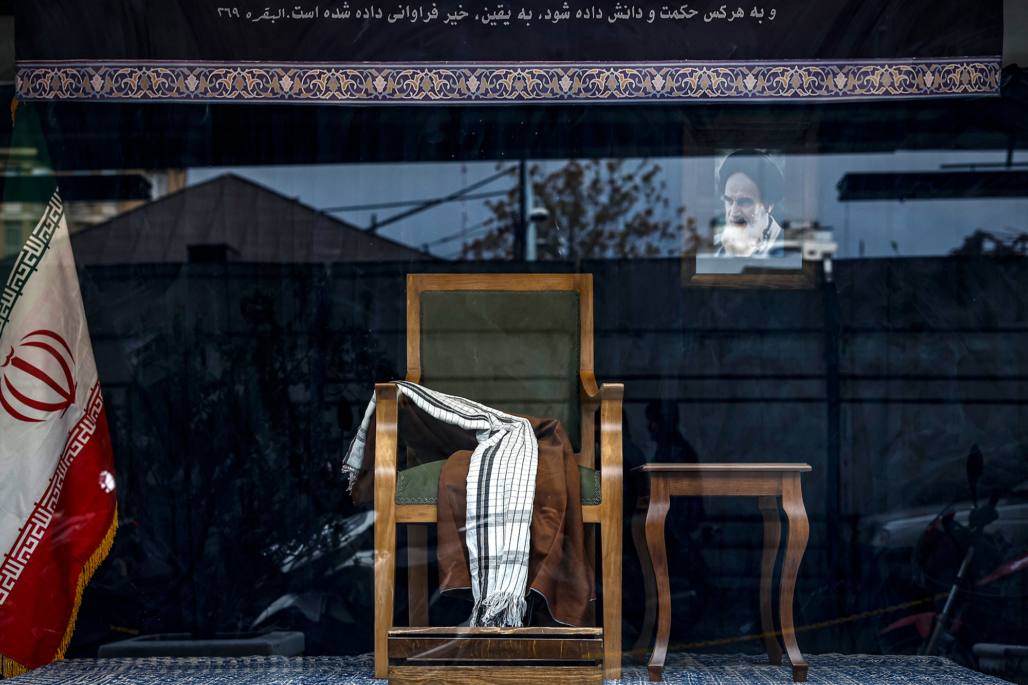 دانشجویان در یادمان شهدای جنگ رمضان، ندای آرمانخواهی را با سه قاب زیبا به تصویر کشیدند دانشجویان در یادمان شهدای جنگ رمضان، ندای آرمانخواهی را با سه قاب زیبا به تصویر کشیدند