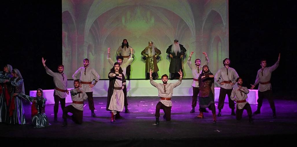 «هیولاکش» قصه مردی که تاج قدرت را به عشق وطن نفروخت/ تاج روم یا خاک ایران؟ پرسشی که دوباره زنده شد