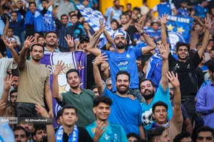 تیم&zwnj;های فوتبال استقلال و پرسپولیس امروز (چهارشنبه) در چارچوب هفته پنجم لیگ برتر به مصاف هم رفتند که این دیدار به تساوی یک - یک انجامید.