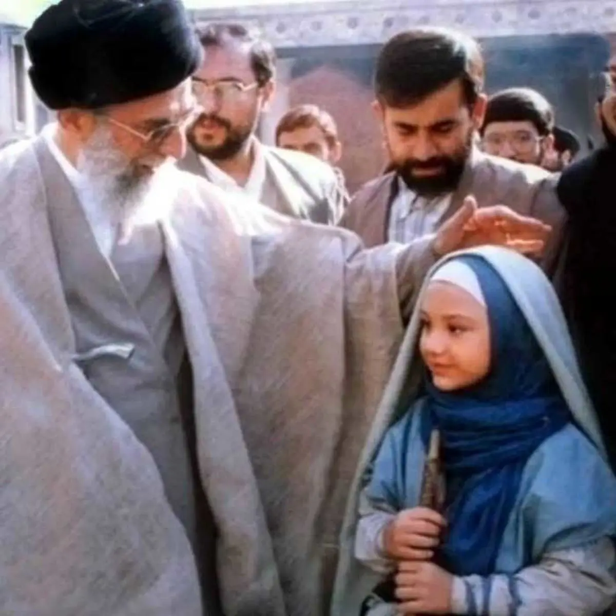 خاطره‌ای از حضور خانوادگی رهبر انقلاب در پشت صحنه یک فیلم