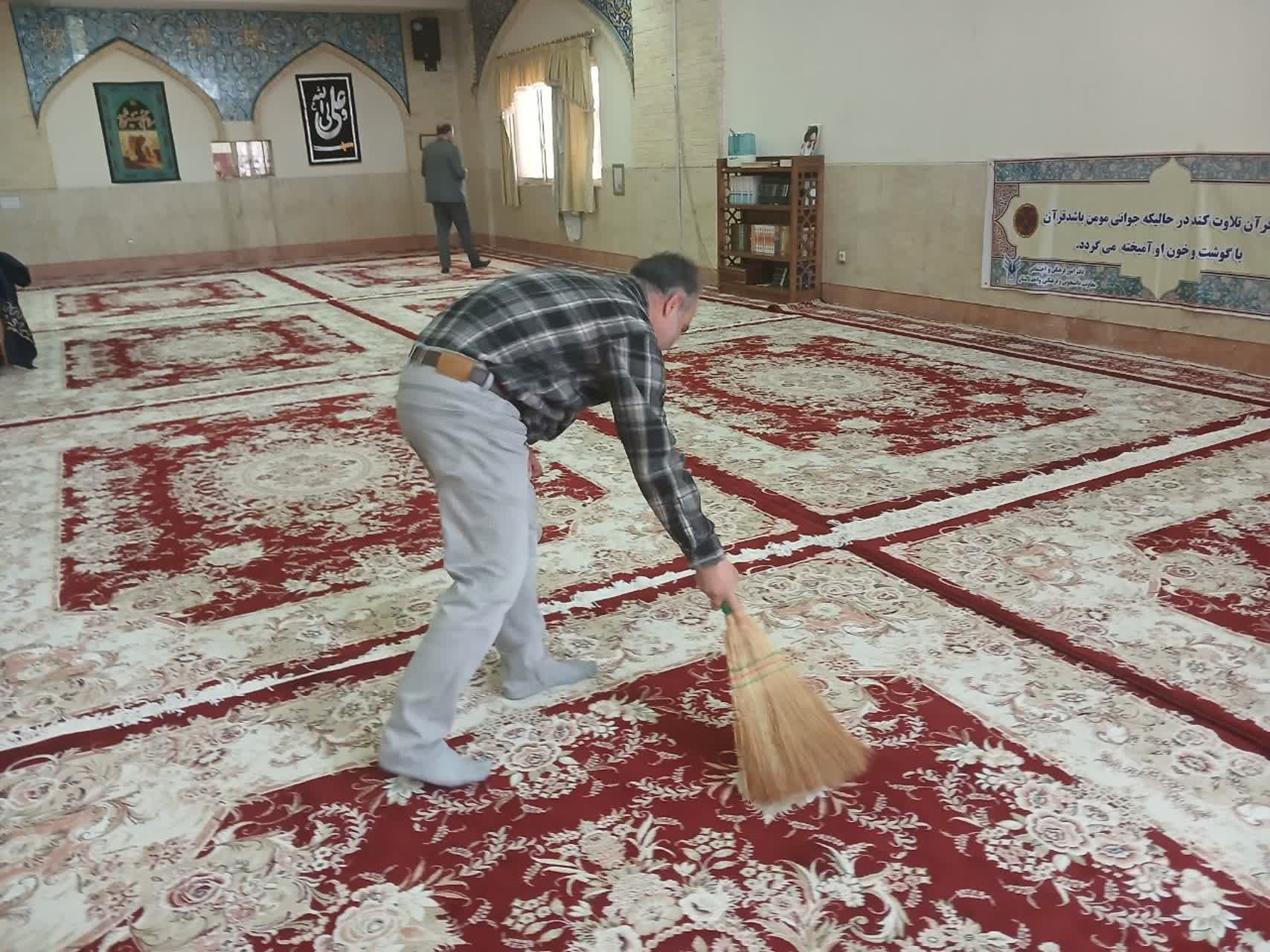 آیین معنوی غبارروبی مساجد در دانشگاه آزاد تاکستان برگزار شد آیین معنوی غبارروبی مساجد در دانشگاه آزاد تاکستان برگزار شد