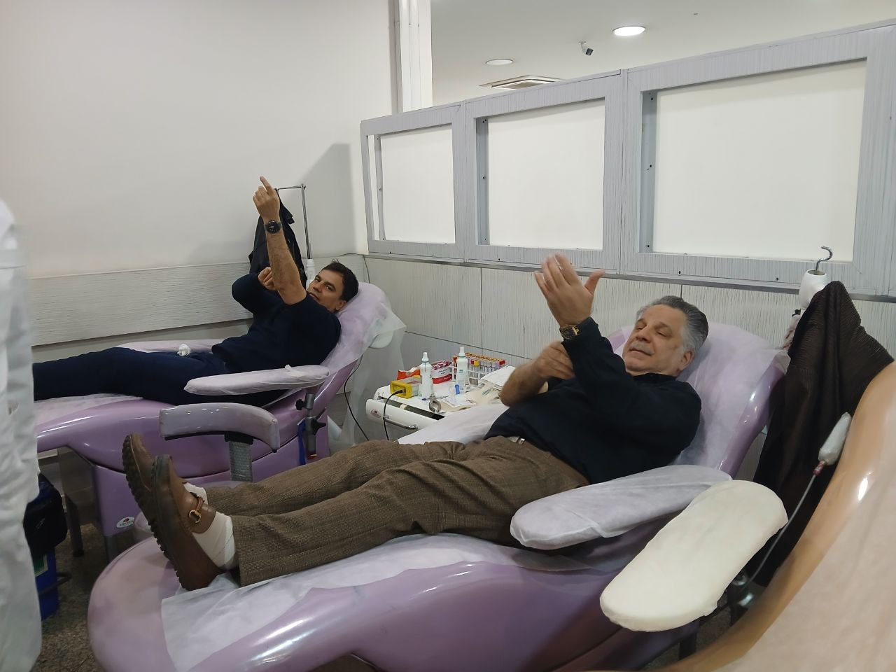 خانه برخی از سینماگران در جنگ آسیب دیده است/ دعوت فریدزاده از هنرمندان برای اهدای خون