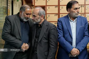 پیمان جبلی رئیس سازمان صدا و سیما و علیرضا قزوه در آیین یادبود شهدای رسانه ملی