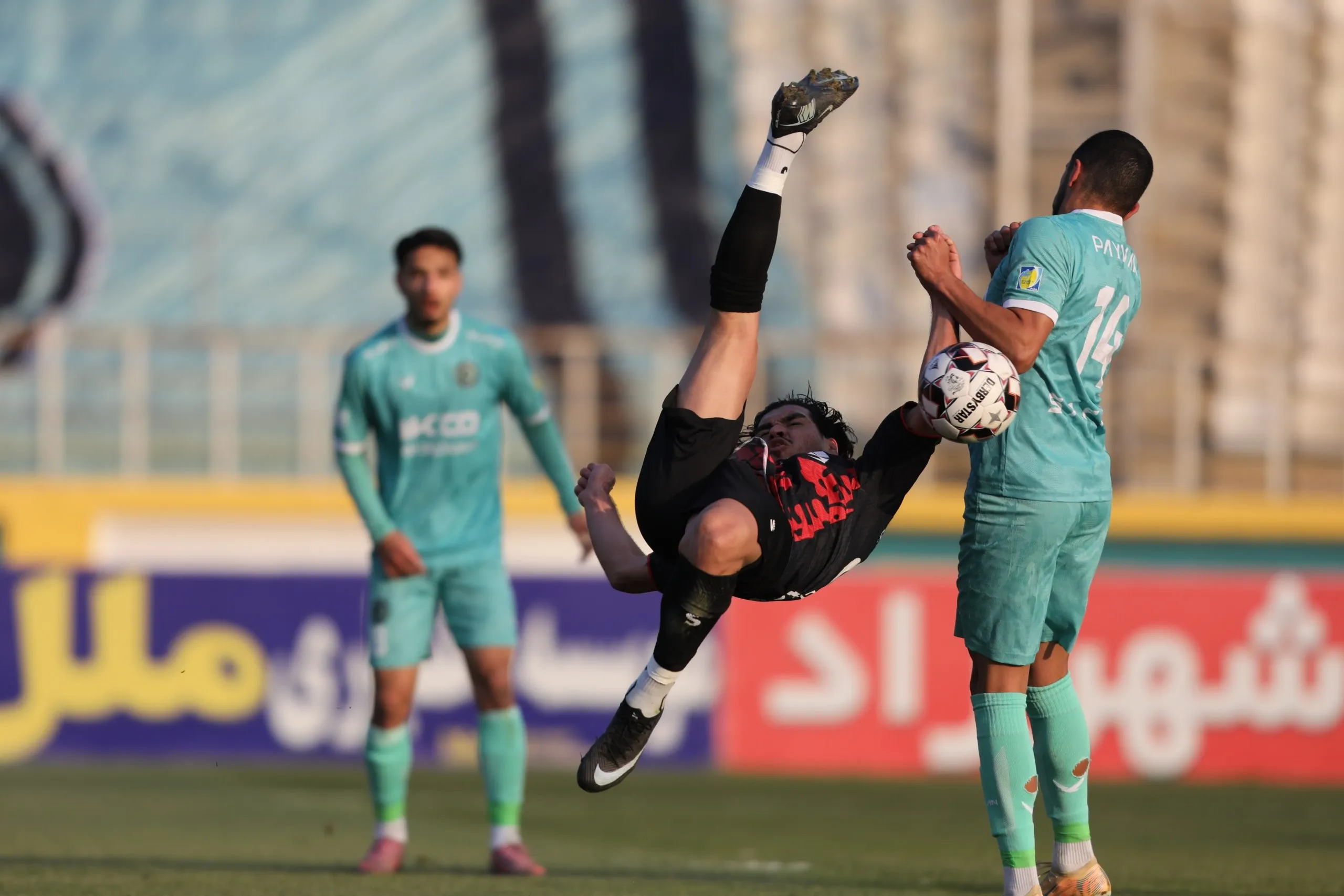 پیکان و خیبر