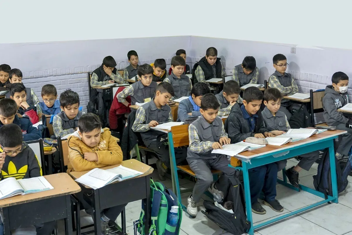دانش آموزان