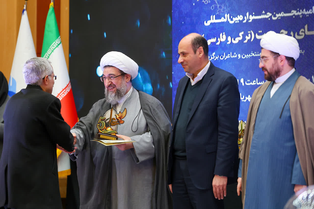 هیچ شعری توان ترسیم حقیقت امیرالمؤمنین(ع) را ندارد