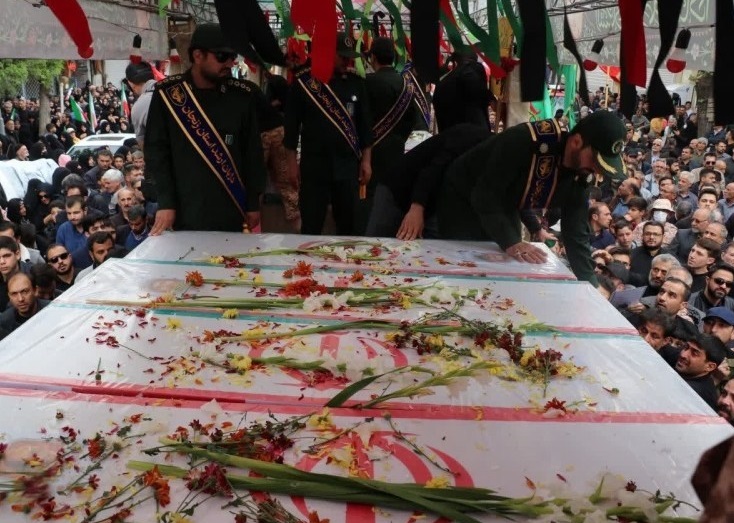 حماسه زنجان؛ وداع باشکوه با ۱۴ قهرمان در میان اشک و افتخار