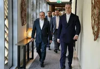 ورود عراقچی و هیأت مذاکره کننده کشورمان به سفارت عمان