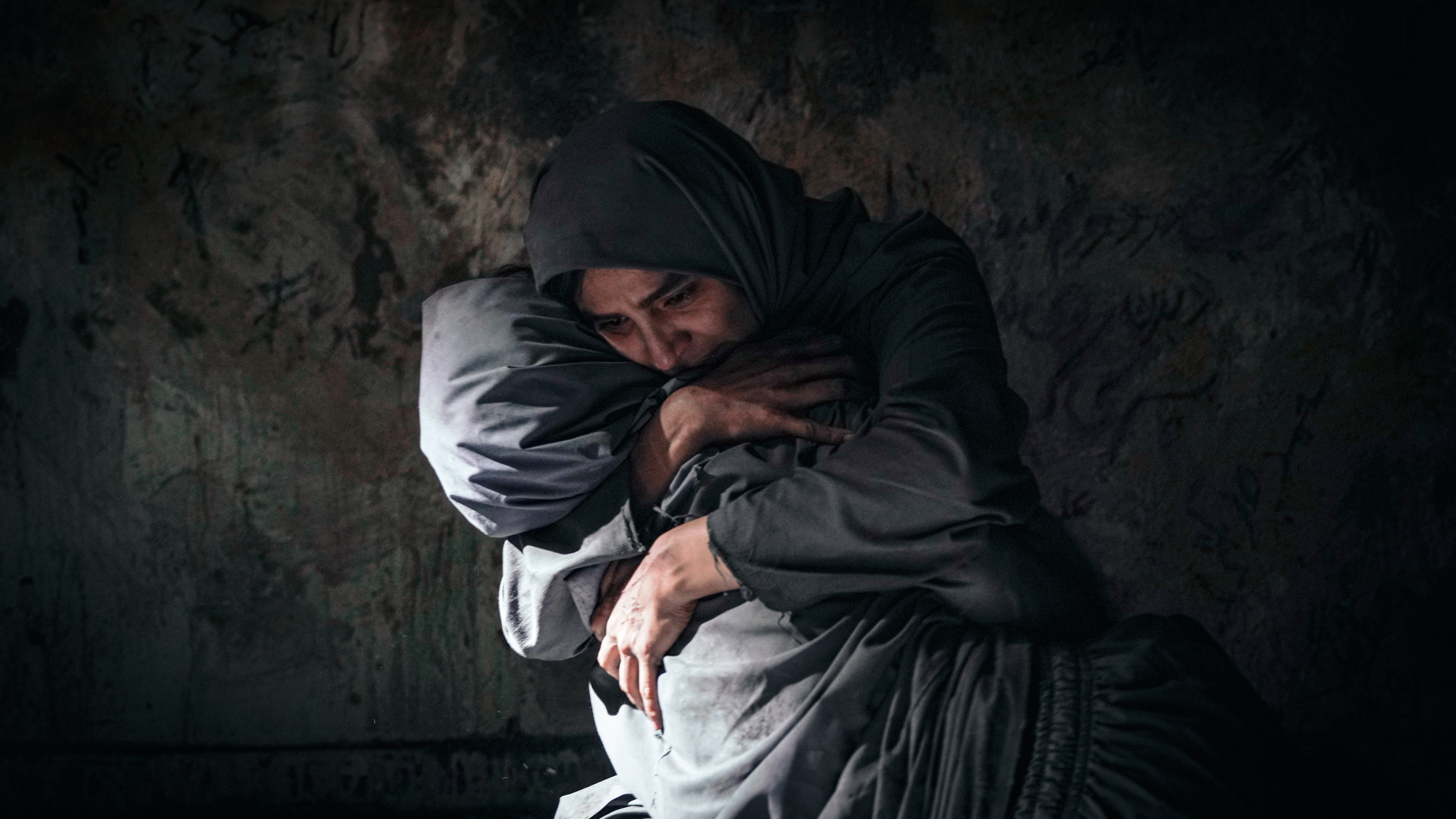 «سلول» و فلش‌بک به رمان «من زنده‌ام»
