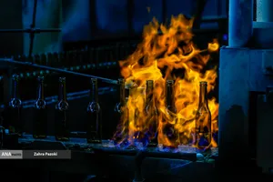 کارخانه شیشه