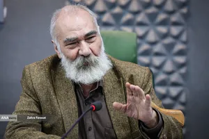 یوسفعلی میرشکاک، شاعر، نویسنده، و طنزپرداز ایرانی