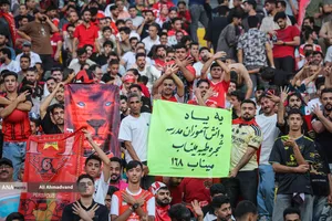 تیم&zwnj;های فوتبال استقلال و پرسپولیس امروز (چهارشنبه) در چارچوب هفته پنجم لیگ برتر به مصاف هم رفتند که این دیدار به تساوی یک - یک انجامید.