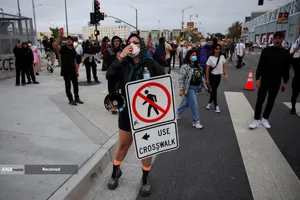 درگیری پلیس ضد شورش و معترضان در لس&zwnj;آنجلس آمریکا