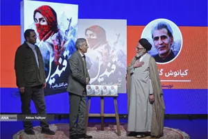 حجت الاسلام سیداسماعیل خطیب وزیر اطلاعات و کیانوش گلزار راغب در آیین رونمایی از کتاب &laquo;قندیل&raquo;