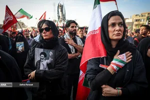 تشییع پیکر مطهر آقای شهید ایران و خانواده ایشان -۱
