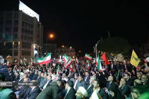اجتماع خانواده دانشگاه آزاد اسلامی در تجدید بیعت با رهبر انقلاب