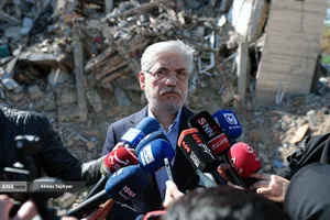 بازدید وزیر علوم از پژوهشگاه هوافضا در تهران