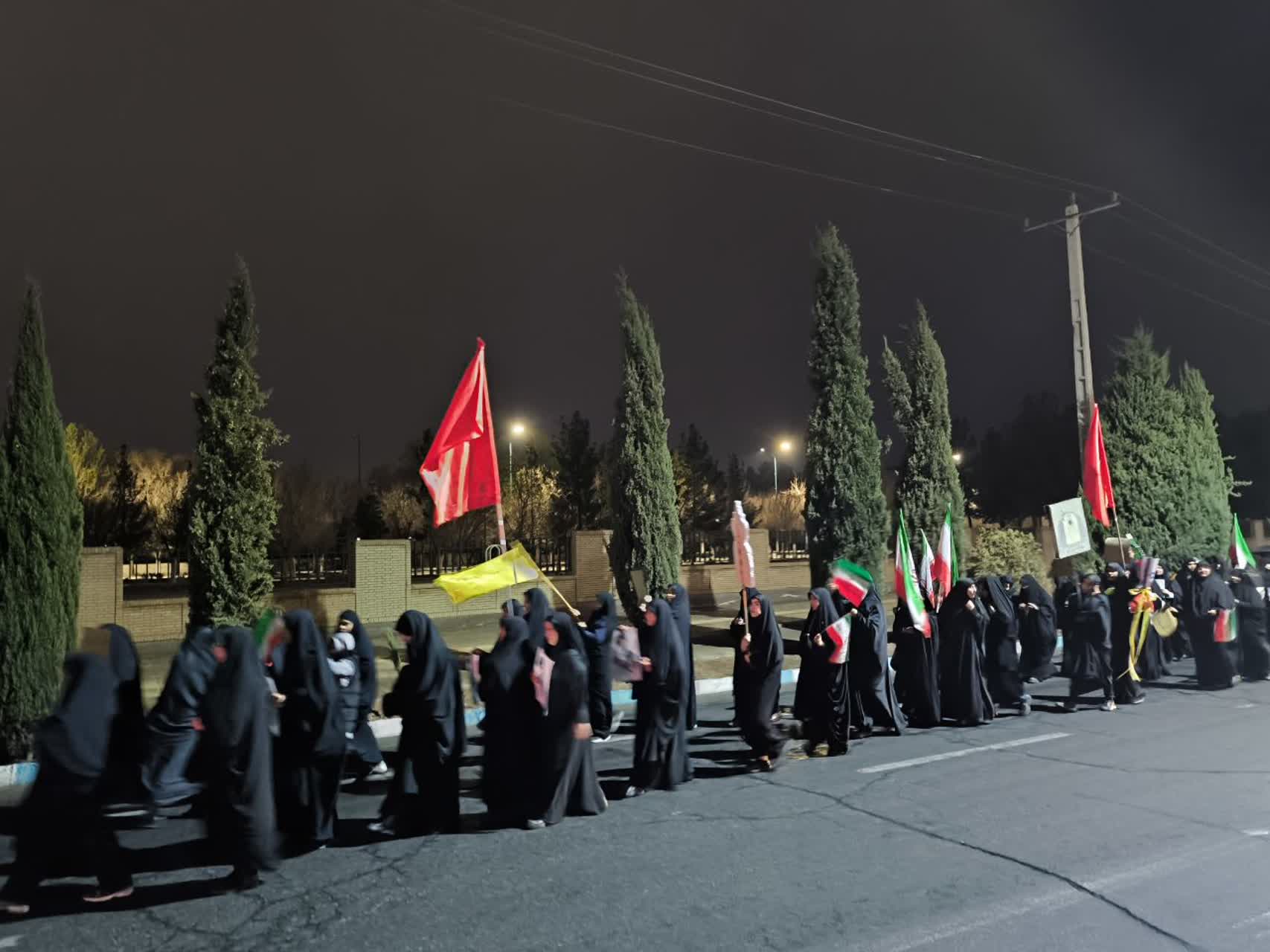 خروش دانشگاهیان دانشگاه آزاد اسلامی در حمایت از فاتحان خیبر خروش دانشگاهیان دانشگاه آزاد اسلامی در حمایت از فاتحان خیبر