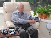 فناوری نباید سالمند را تغییر دهد بلکه باید سازگار با او طراحی شود