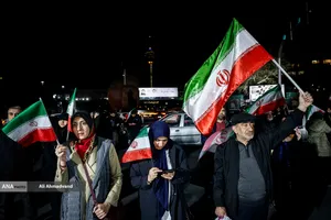 اجتماع مردمی در حمایت از رزمندگان اسلام - میدان صنعت
