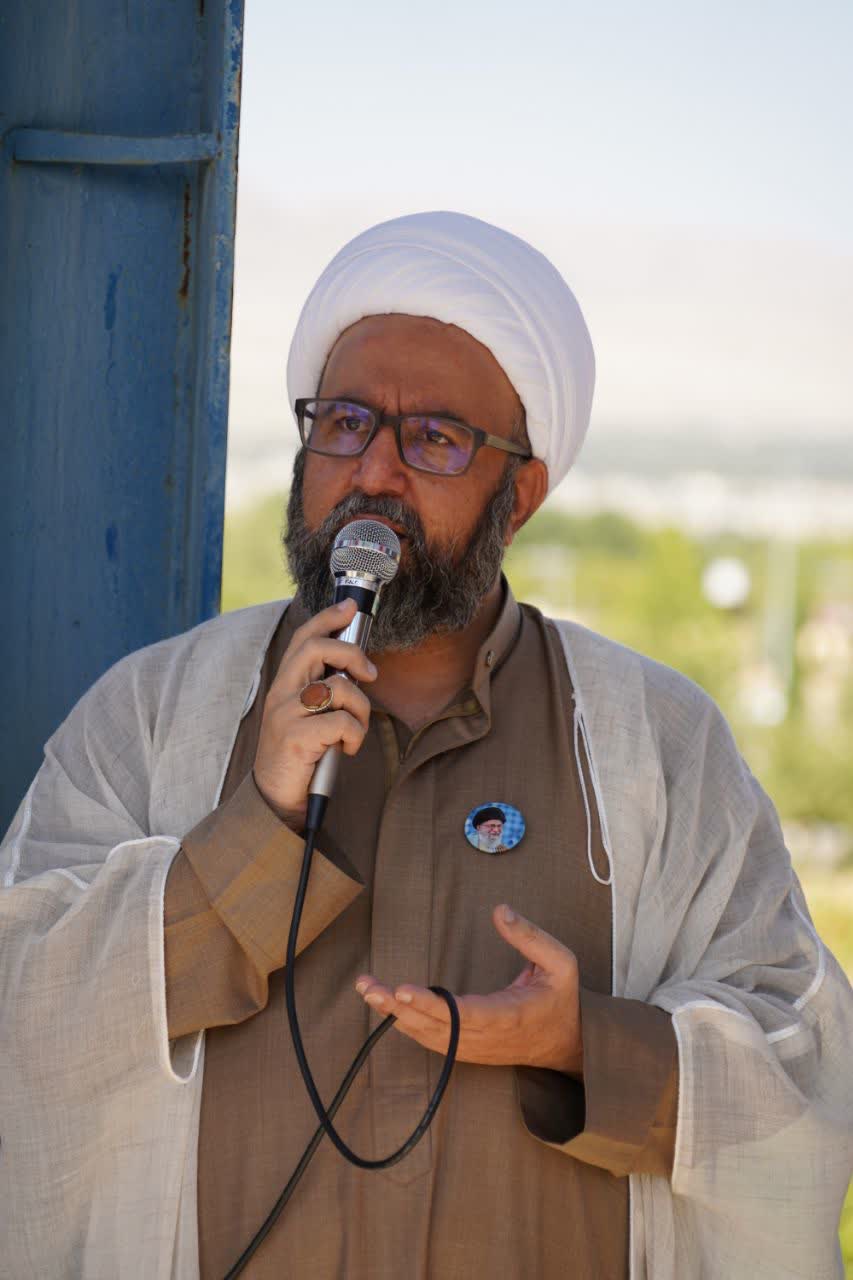 شهدا با ایثار، فداکاری و خدمت خالصانه الگویی ماندگار برای ما به یادگار گذاشتند