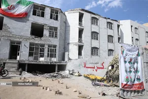 بازدید رئیس کمیته بین المللی صلیب سرخ در محل اصابت جنایات آمریکایی - صهیونی