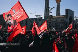 مراسم اقامه نماز بر پیکر مطهر رهبر شهید انقلاب در حرم رضوی