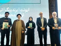 ادبیات یک سلاح است/ ما با لاله‌ها زندگی می‌کنیم