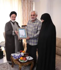 تجلیل از خانواده شهید زهرا طالقانی‌زاده دانشجوی دانشگاه الزهرا(س)