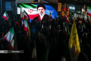 اجتماع بیعت مردم با رهبر سوم انقلاب اسلامی
