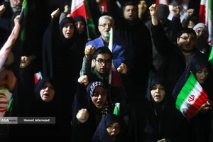 اجتماع مردمی در حمایت از رزمندگان اسلام و بیعت با رهبری و محکومیت حملات وحشیانه صهیونیستی - آمریکایی با حضور مردم انقلابی و شهیدپرور در میدان شهدا تهران