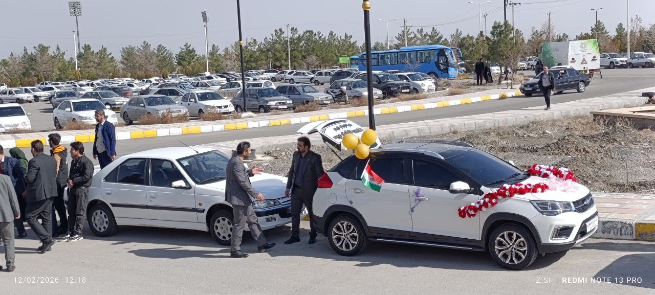 در باغ عشق، جوانان شکوفا شوند؛ پیمان‌نامه پیوند در محضر امام هشتم(ع) + فیلم و عکس