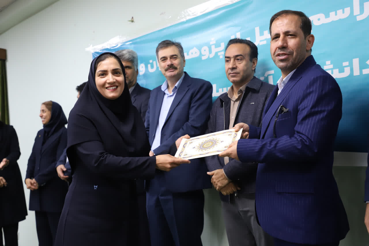 پژوهش باید متناسب با نیازهای جامعه تعریف شود پژوهش باید متناسب با نیازهای جامعه تعریف شود