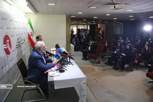 محمدجواد لاریجانی رئیس پژوهشگاه دانش&zwnj;های بنیادی و رئیس همایش &laquo;خیزش در برابر خردکشی&raquo;