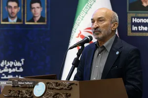 پاسداشت مقام استادان و یادبود پنج شهیددانشجوی شهید دانشگاه تهران در جنگ رمضان