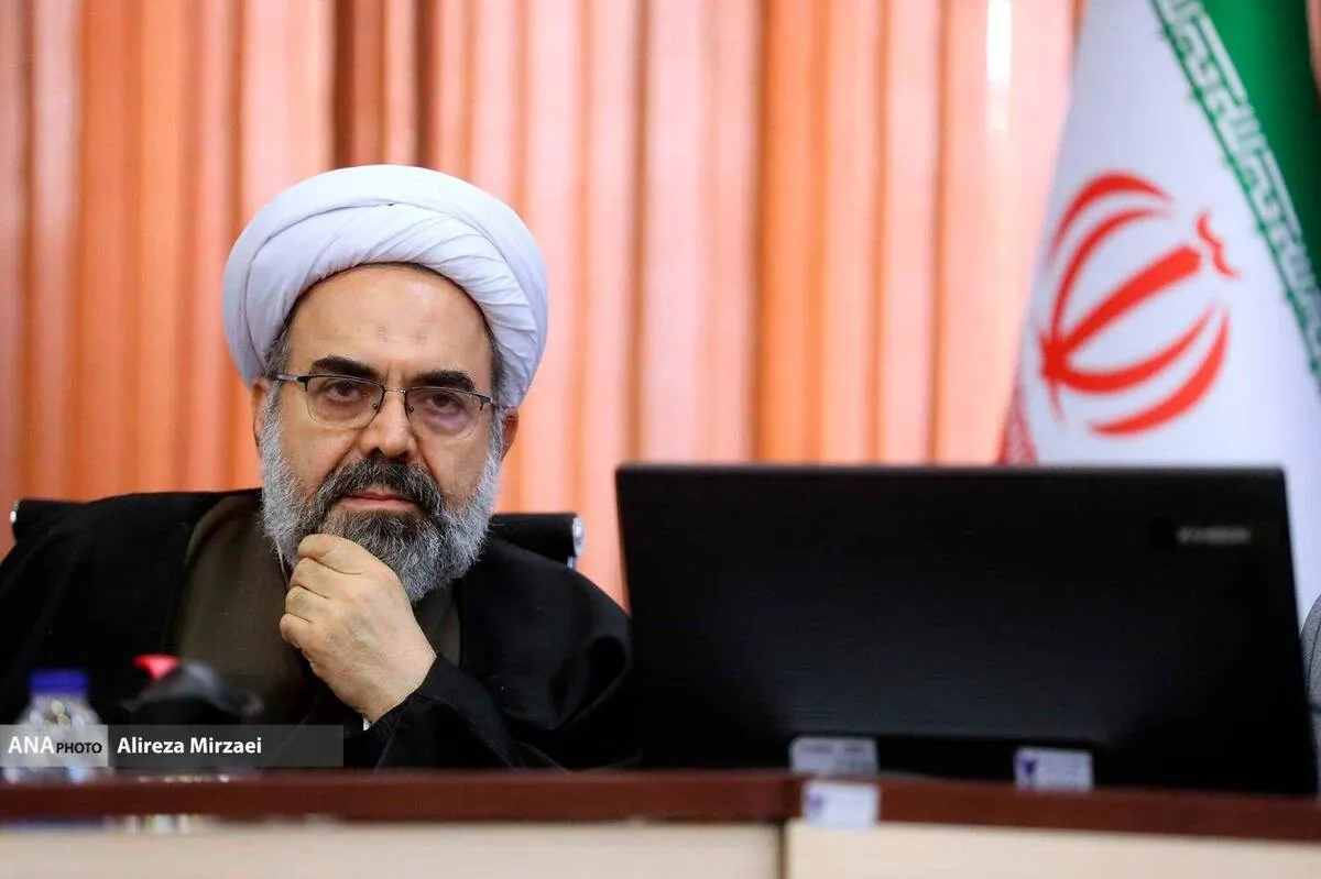 رهبران هدایتی بایستی کار نیک را به دانش‌آموزان آموزش بدهند