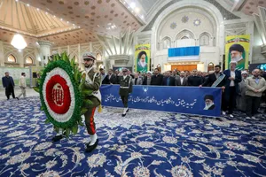 تجدید میثاق دانشگاهیان دانشگاه آزاد اسلامی با آرمان های امام خمینی(ره)