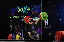 وزنه برداری جام فجر | عالی‌پور سه نقره کسب کرد / نماینده ازبکستان قهرمان شد +فیلم