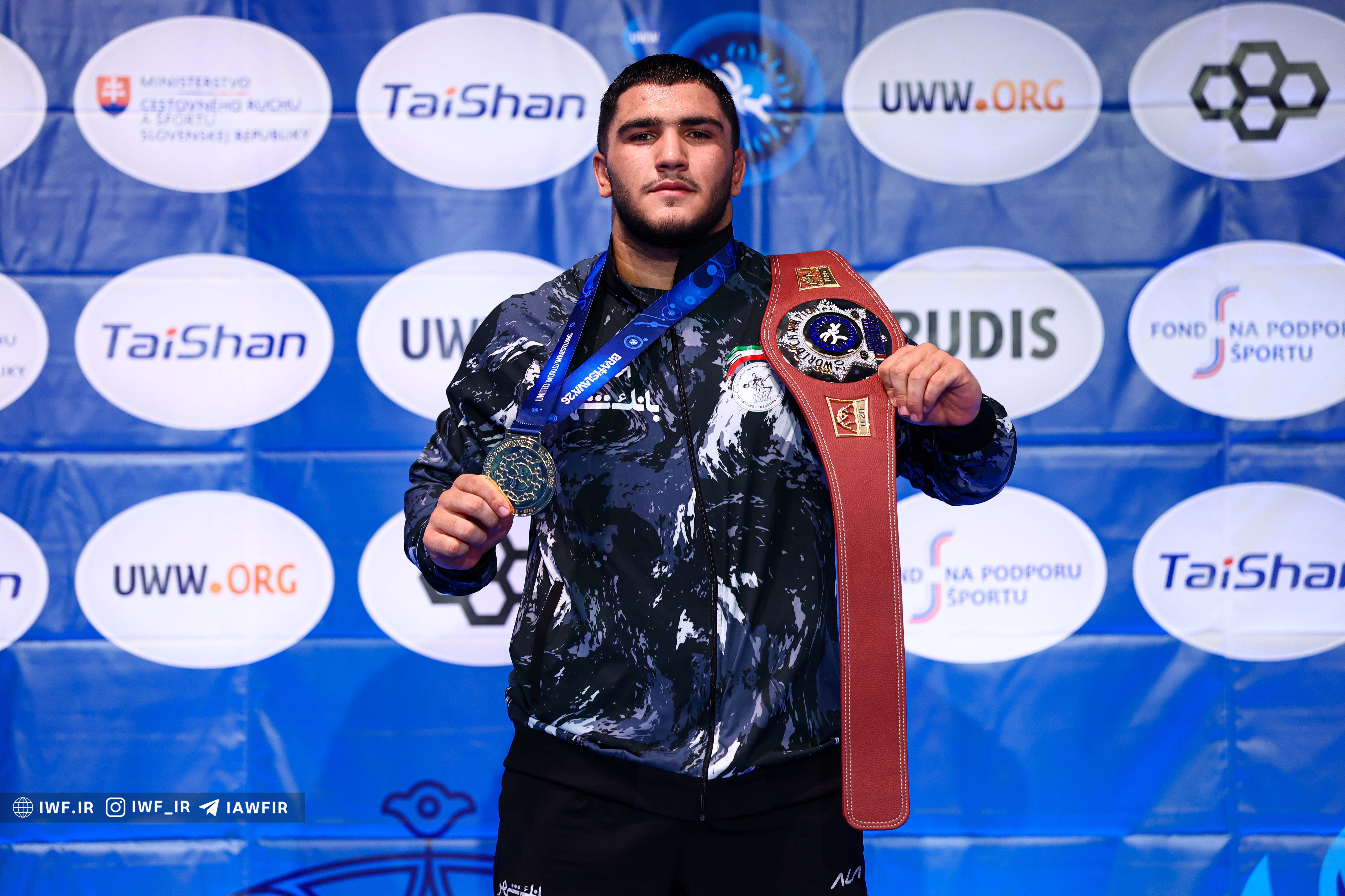 ///بامدادی///محمدنژاد: تیلور و راس قبل از فینال جنگ روانی راه انداختند، بعد از طلا از تیلور عذرخواهی کردم/ احسان امینی تقصیر نداشت، بد آوردیم
