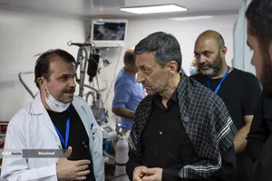 خدمت&zwnj;رسانی بیمارستان سیار برکت در عمود ۹۸۹ طریق الحسین