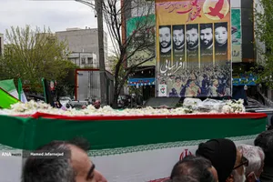 تشییع پیکر ام البنین تهران مادر شهیدان افراسیابی با حضور گسترده مردم انقلابی و شهیدپرور خیابان نبرد- پیروزی