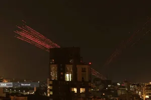 بازگشت مردم مقاوم به جنوب لبنان بعد از اعلام آتش بس 10 روزه