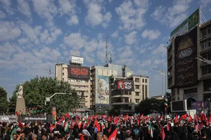 تشییع پیکر مطهر آقای شهید ایران و خانواده ایشان-4