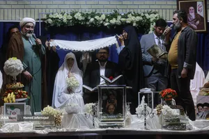 همزمان با سالگرد ازدواج حضرت علی (ع) و حضرت فاطمه(س) مراسم جشن ازدواج500 زوج&zwnj; جان&zwnj;فدا عصر دوشنبه 28 اردیبهشت به&zwnj;صورت همزمان در میادین اصلی شهر تهران برپا شد. از این تعداد، آیین ازدواج 6 زوج در تجمع مردمی حمایت از رهبر معظم انقلاب و نیروهای مسلح در خیابان پیروزی چهارراه نبرد