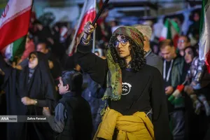 اجتماع مردمی در حمایت از رزمندگان اسلام