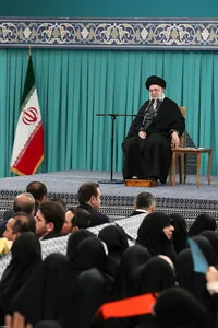 دیدار اقشار مختلف مردم در سالروز مبعث پیامبر اعظم (ص) با رهبر معظم انقلاب