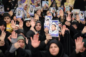 دیدار خانواده شهدای اقتدار با رهبر انقلاب در روز میلاد امیرالمومنین علیه&zwnj;السلام