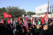 روایت فاطمه معصومی از یک حضور غیرمنتظره در وداع با رهبر شهید/ آقا، روی من را زمین نگذاشت